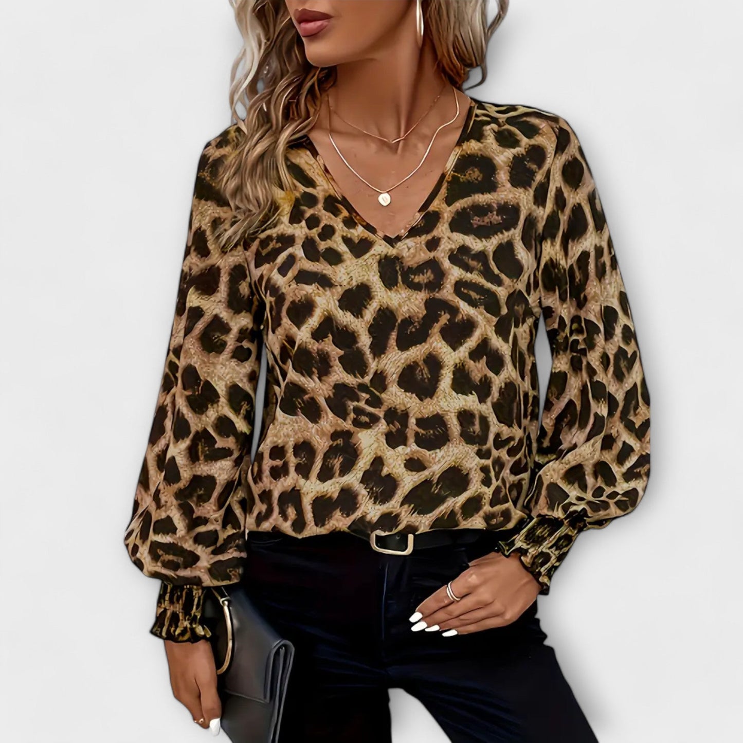 Maja – Stilfuld bluse med leopardmønster